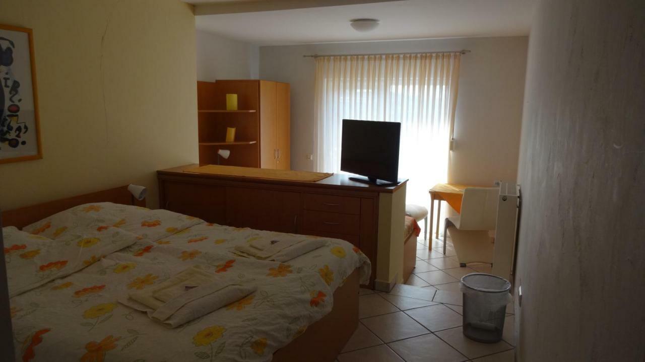 Ensdorf Gastehaus Reuten B&B 외부 사진